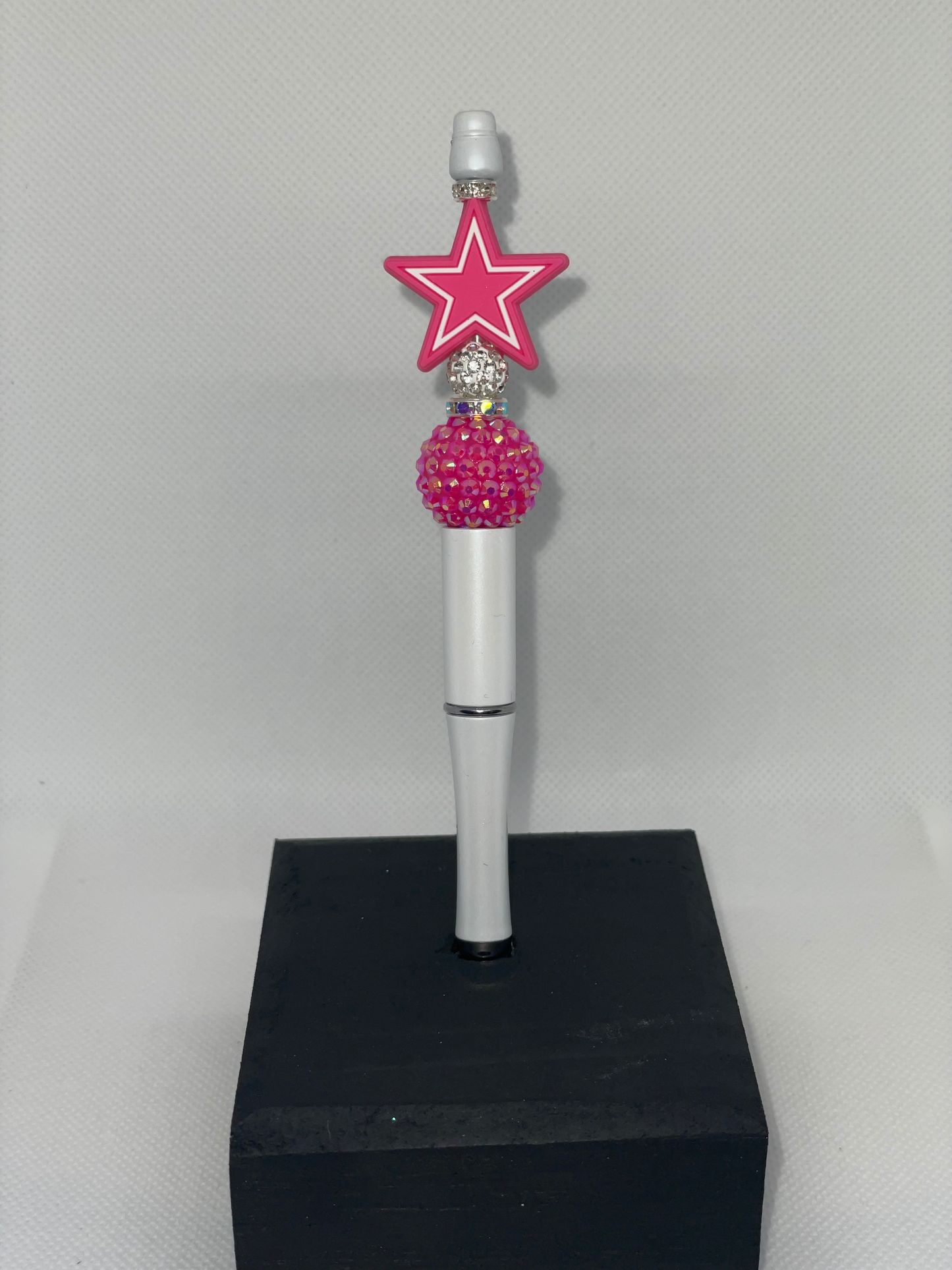 D Cowboys pink star white pen