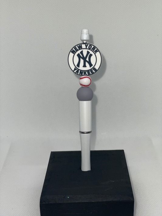 NY Yankees white pen