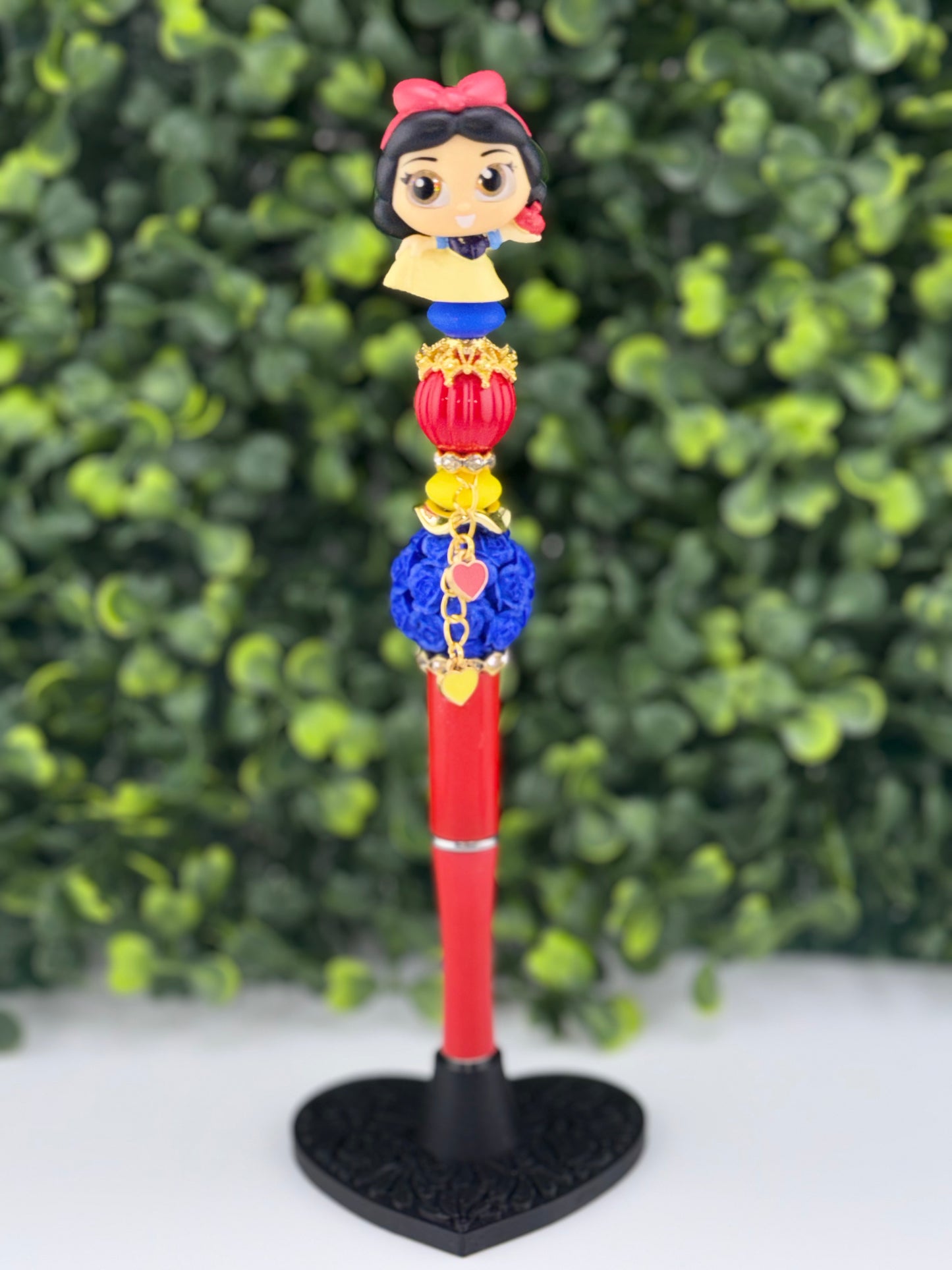 Snow White pen