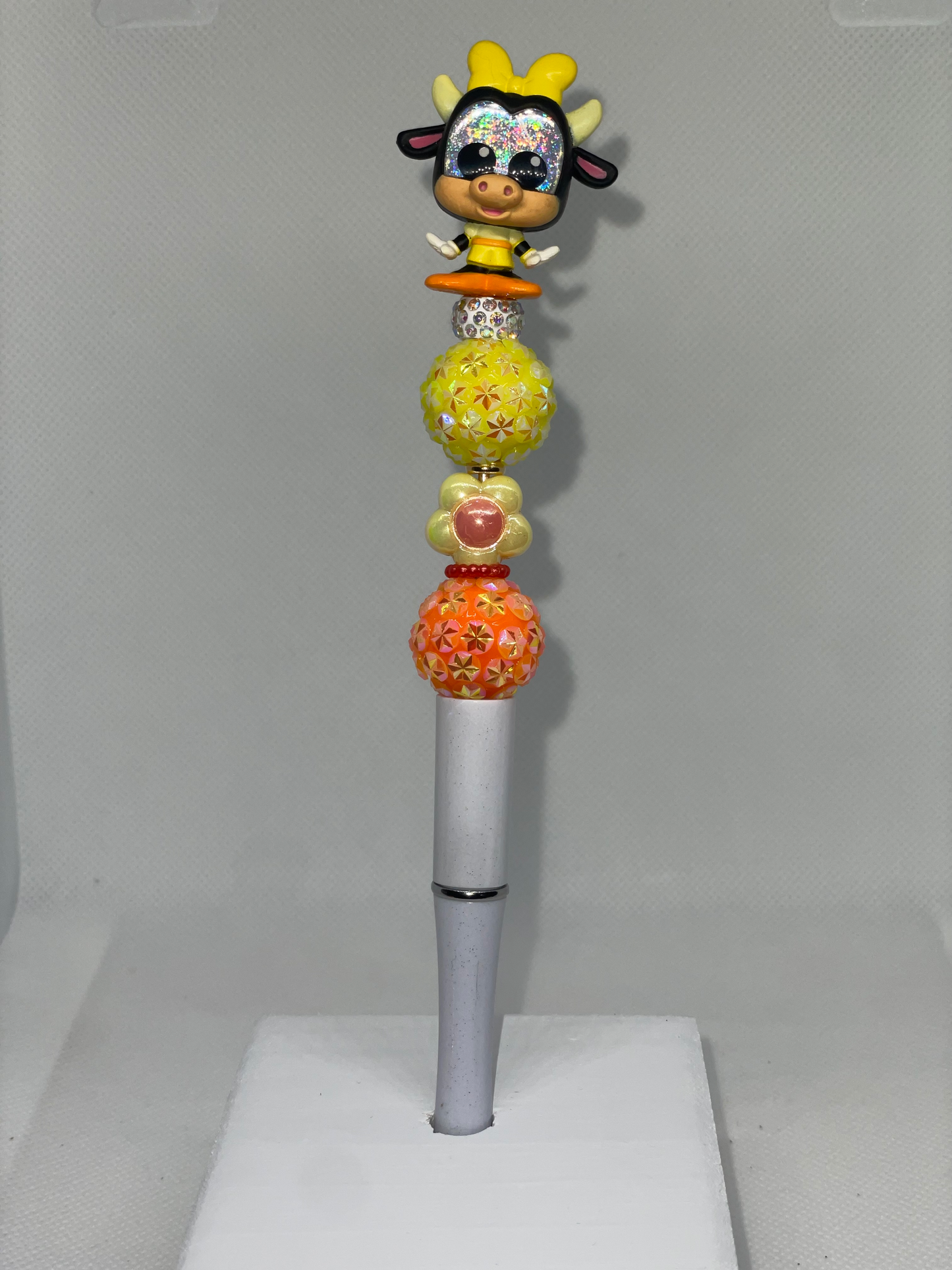 Clarabelle Cow doorable white pen