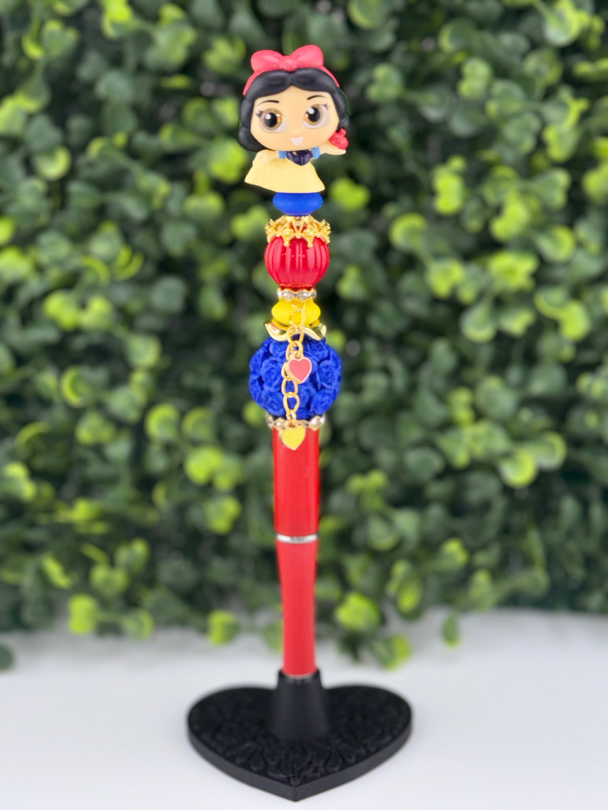 Snow White pen